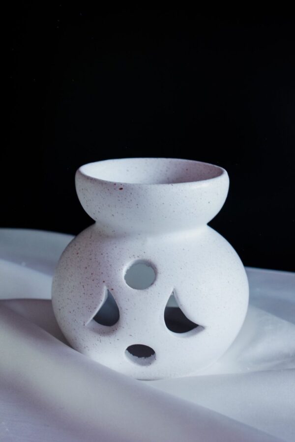 biały kominek ceramiczny tył tyl_kominek_ceramiczny_bialy_artisora