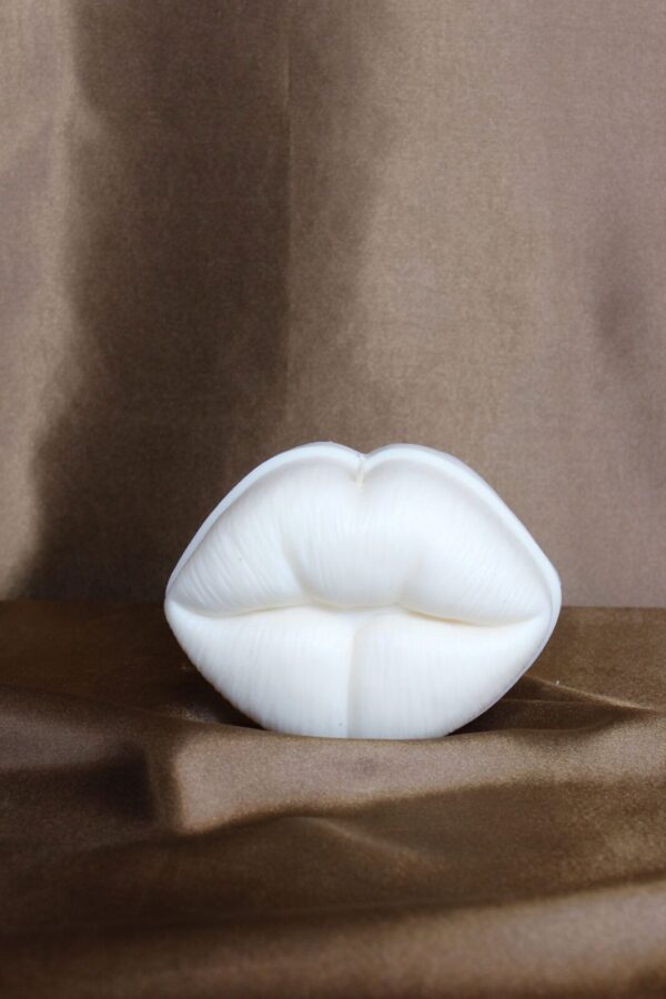 usta_walentynki_lips_candle_swieca_sojowa_prezent_dla_kobiety