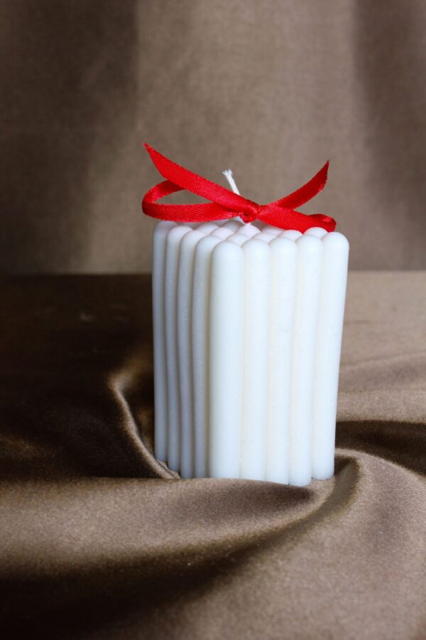 prostokat_swieca_sojowa_wolnostojaca_geometryczna_walentynki_prezent_dla_niej_candle