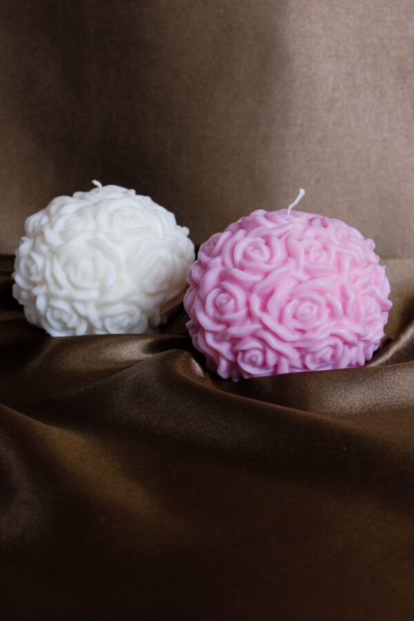 rose_ball_swieca_sojowa_candle_roze_kula_prezent_dla_niej_walentynki