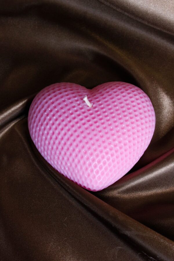pink_heart_swieca_sojowa_wolnostojaca_zapachowa_walentynki