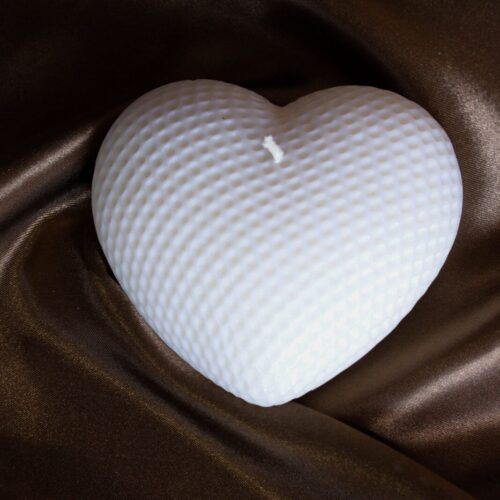 biale_serce_walentynki_swieca_sojowa_wolnostojaca_prezent