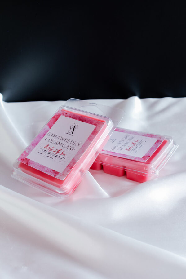 Wosk sojowy Strawberry Cream Cake – naturalny wosk zapachowy o aromacie truskawkowego ciasta.